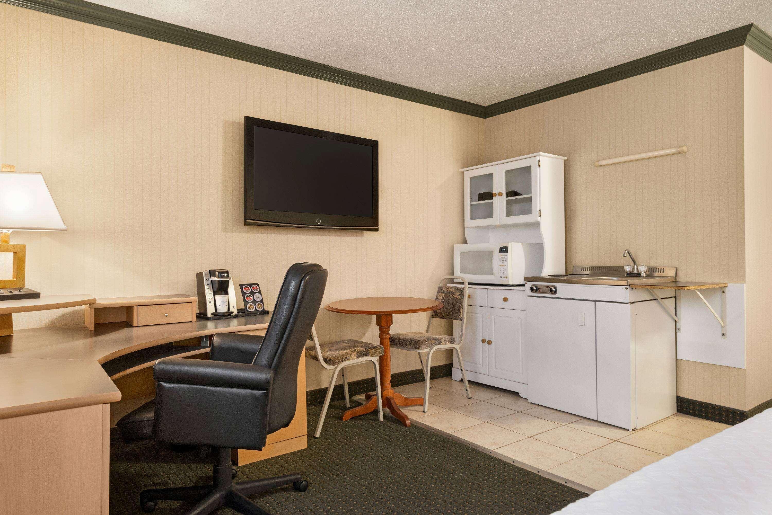 Travelodge By Wyndham Dawson Creek Luaran gambar
